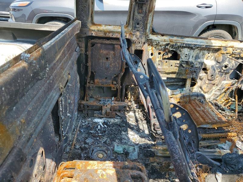 2000 Nissan Frontier XE Desert Runner