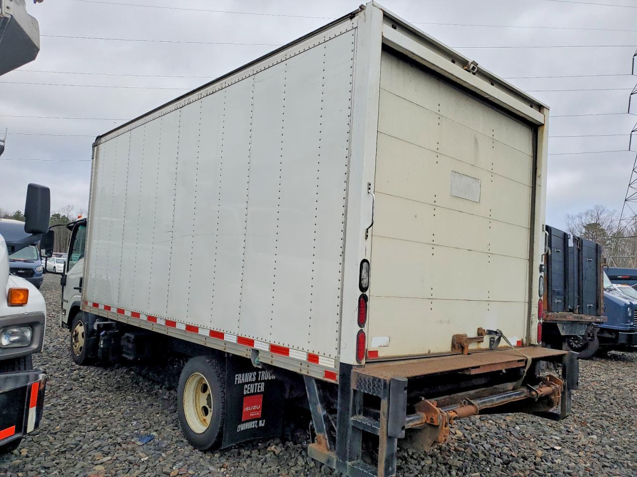 2018 Isuzu NQR BOX Truck