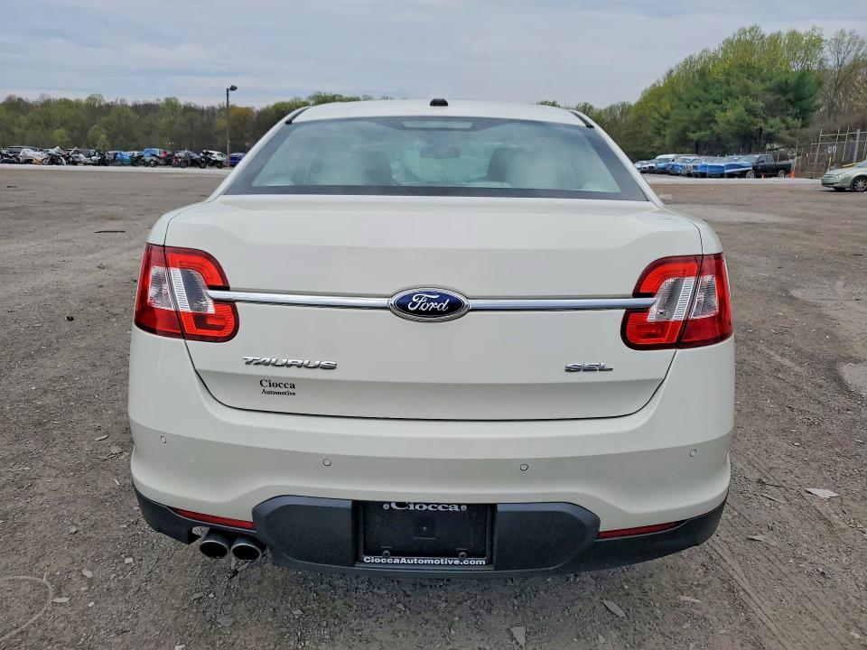 2011 Ford Taurus sel
