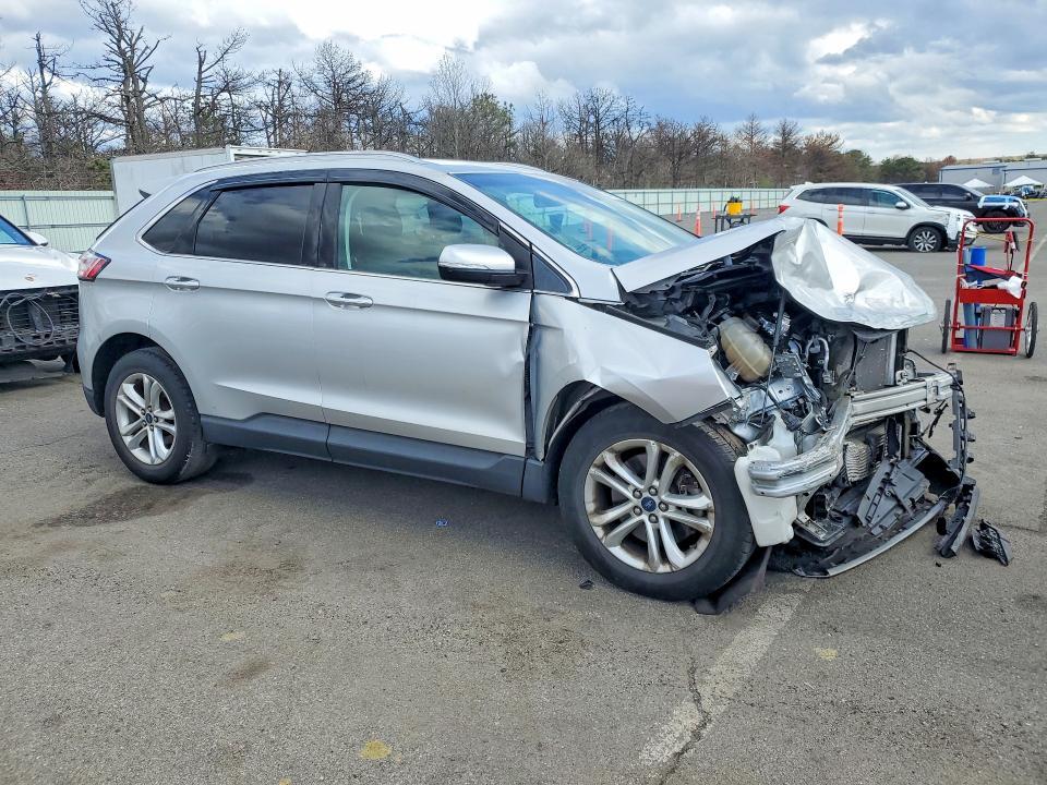 2019 Ford Edge sel