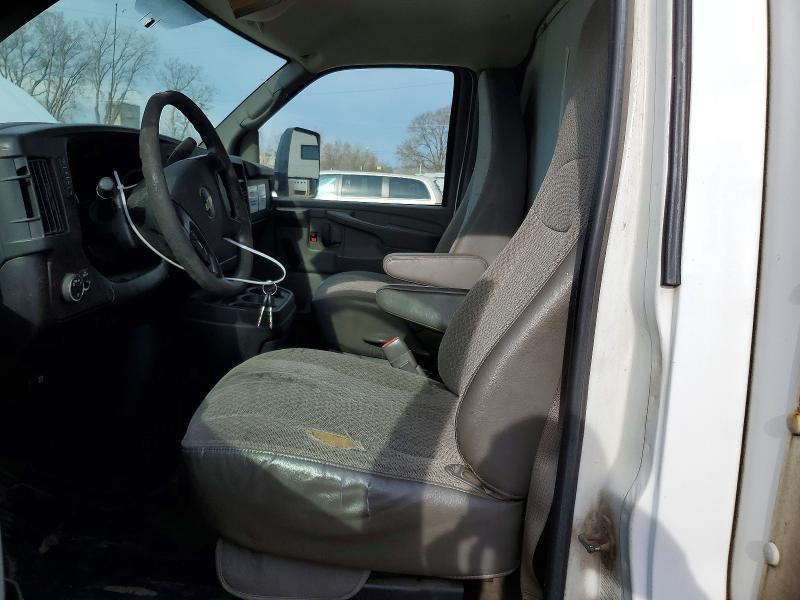 2013 Chevrolet Express box Truck