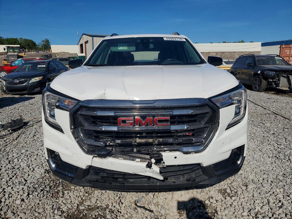 2022 GMC Terrain AT4