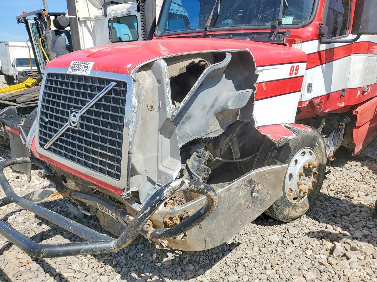 2012 Volv O VNL Semi Truck