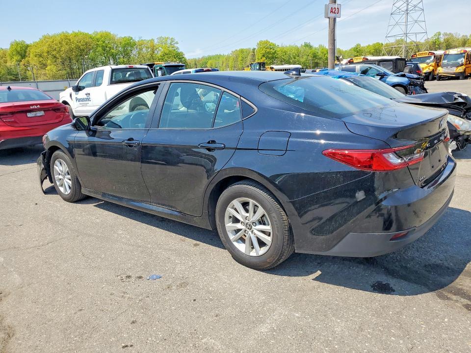 2025 Toyota Camry le