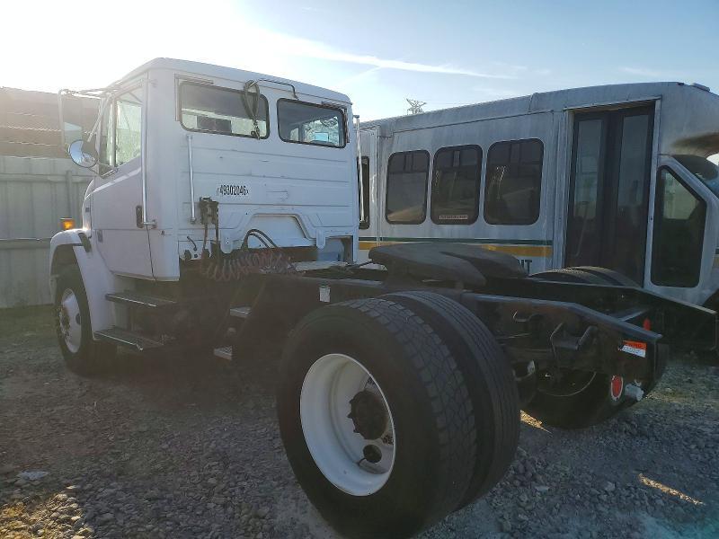 2004 Freightliner Medium Con-truck cab and Chassis