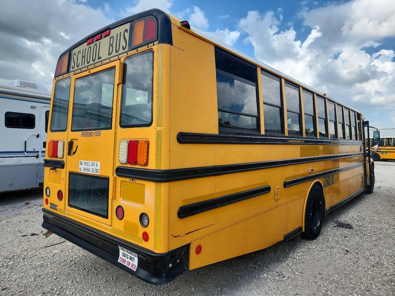 2011 Thomas SAF-T-LINER C2-School Bus