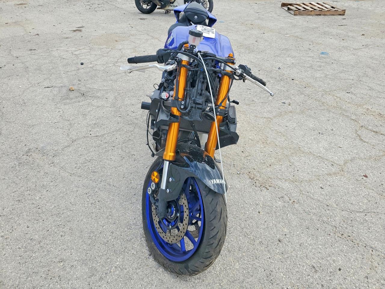 2025 Yamaha YZFR7