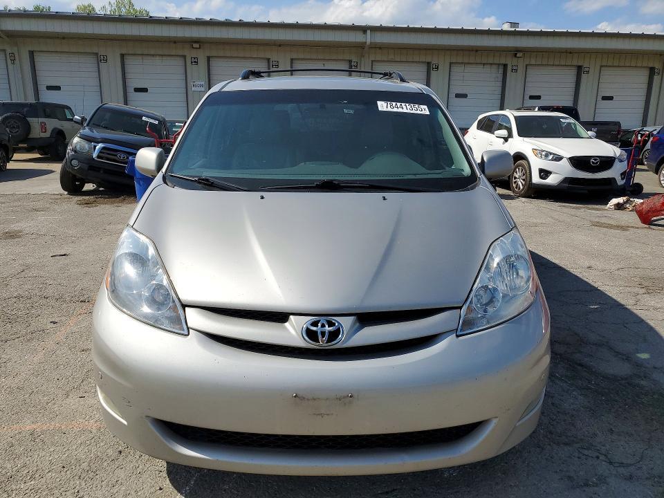 2010 Toyota Sienna xle