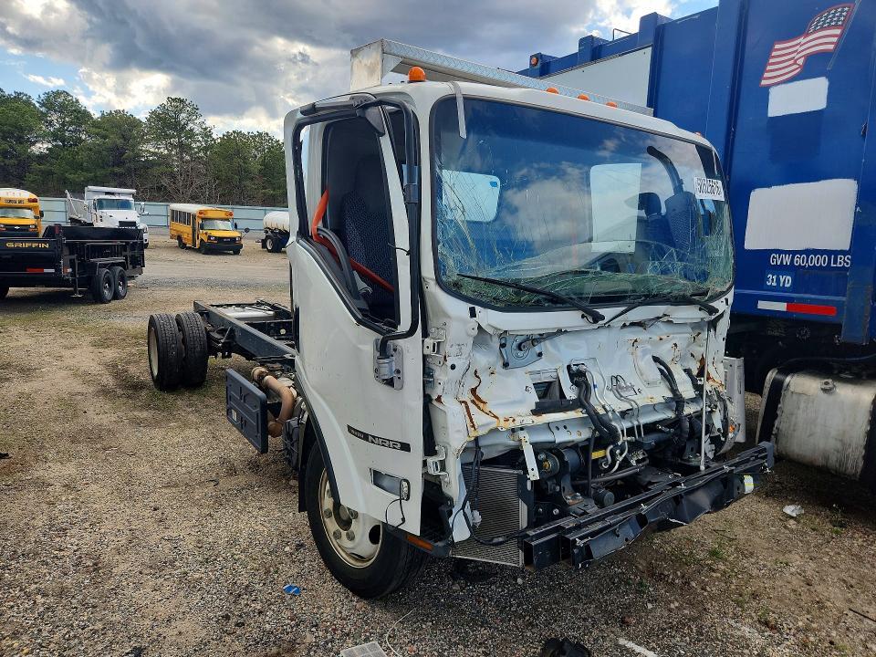 2023 Isuzu NRR