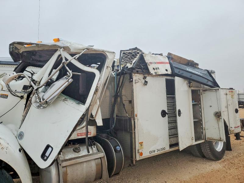2013 Peterbilt 337 Utility / Service Truck