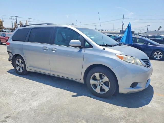 2012 Toyota Sienna le