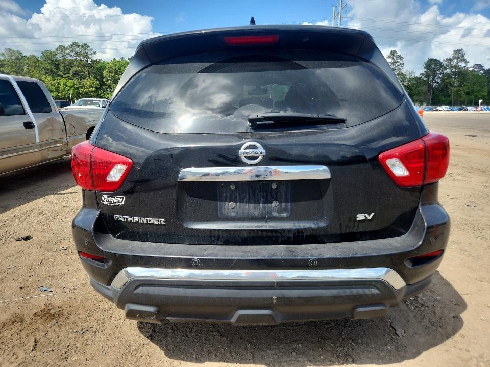 2020 Nissan Pathfinder sv