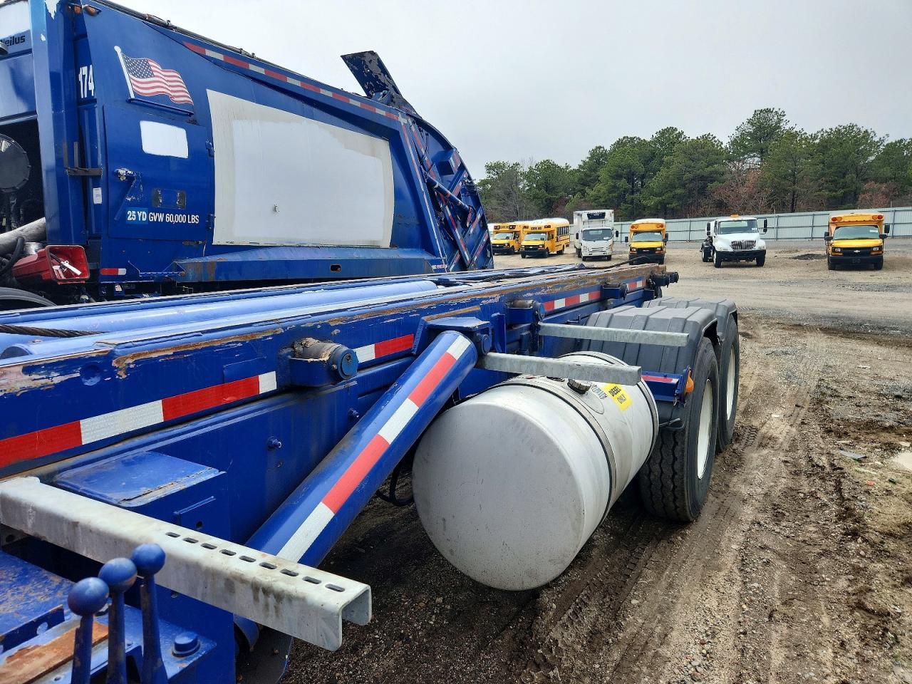 2017 Peterbilt 579 ROLL-OFF Container Truck