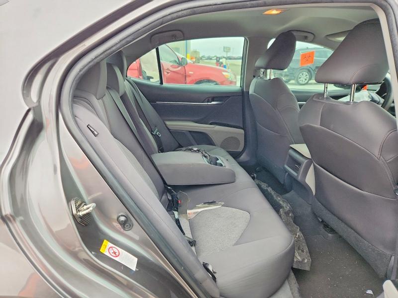2018 Toyota Camry le