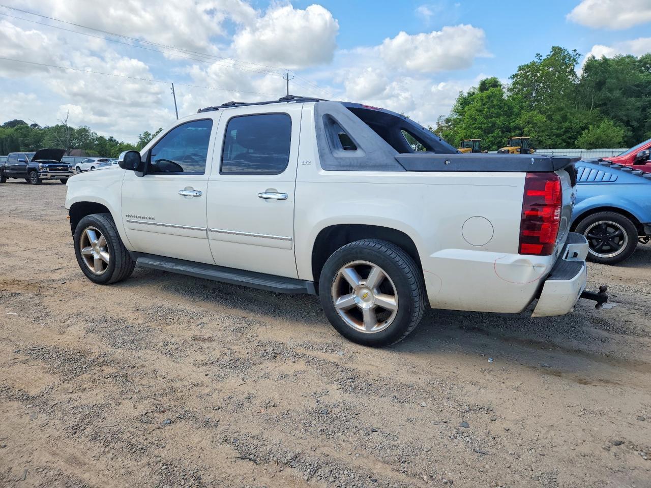 2011 Chevrolet Avalanche LTZ