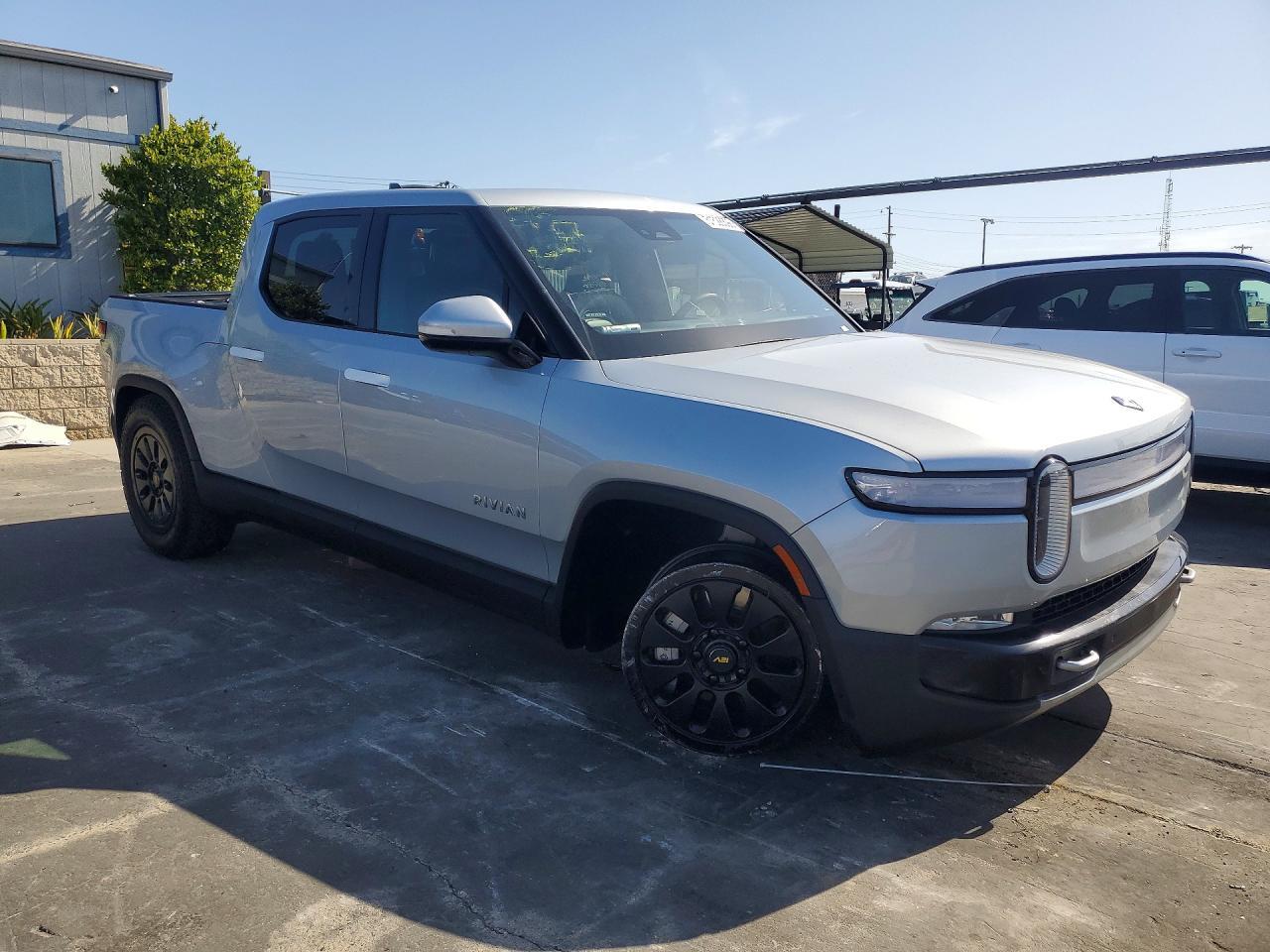 2024 Rivian R1T Adventure
