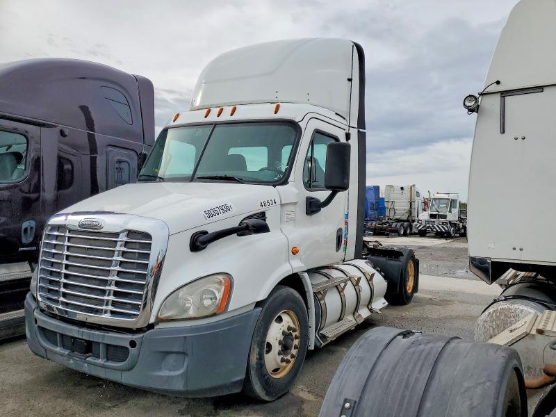 2018 Freigliner 2018 Freightliner Cascadia 113 Semi Truck