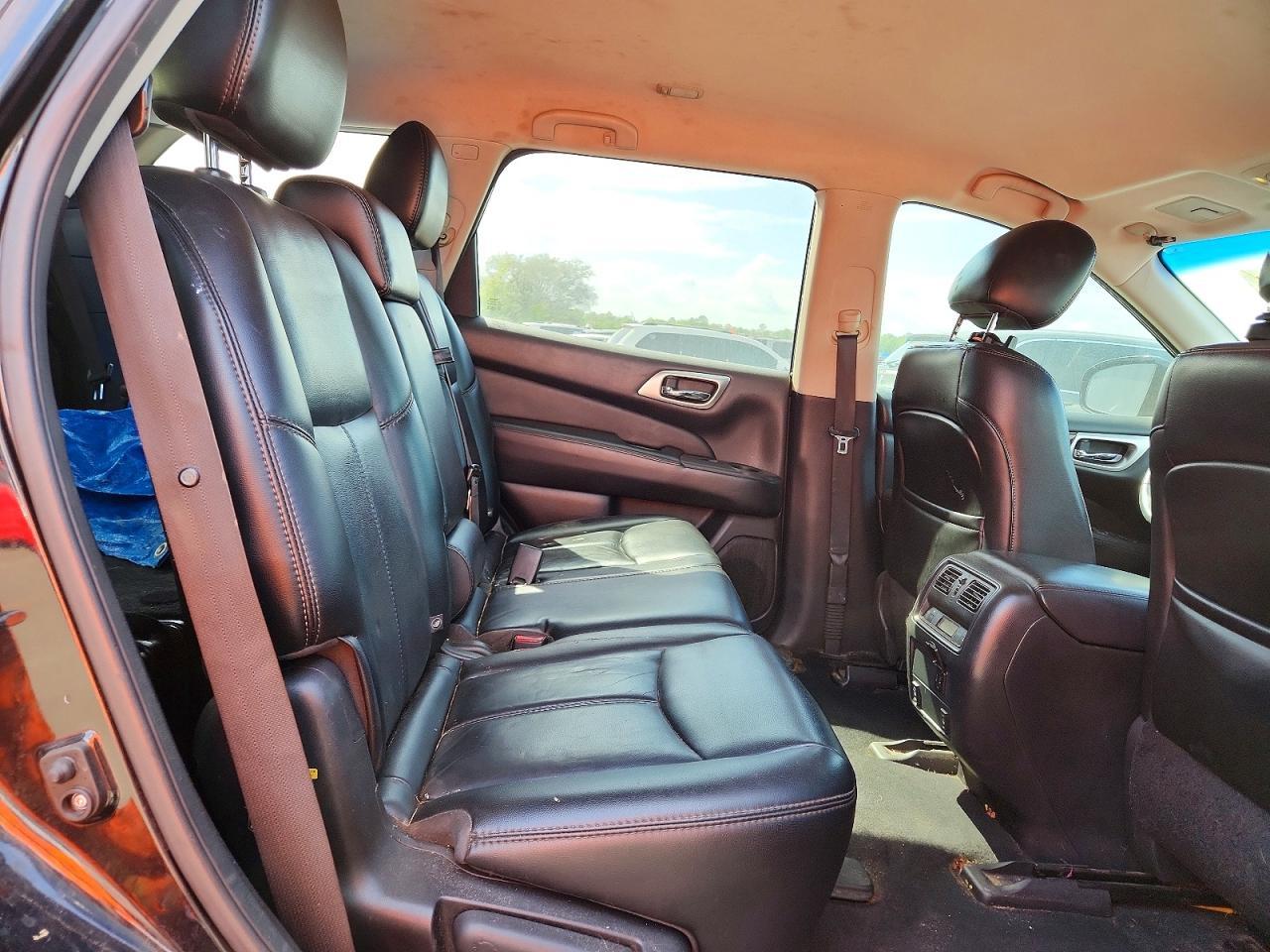 2015 Nissan Pathfinder sl