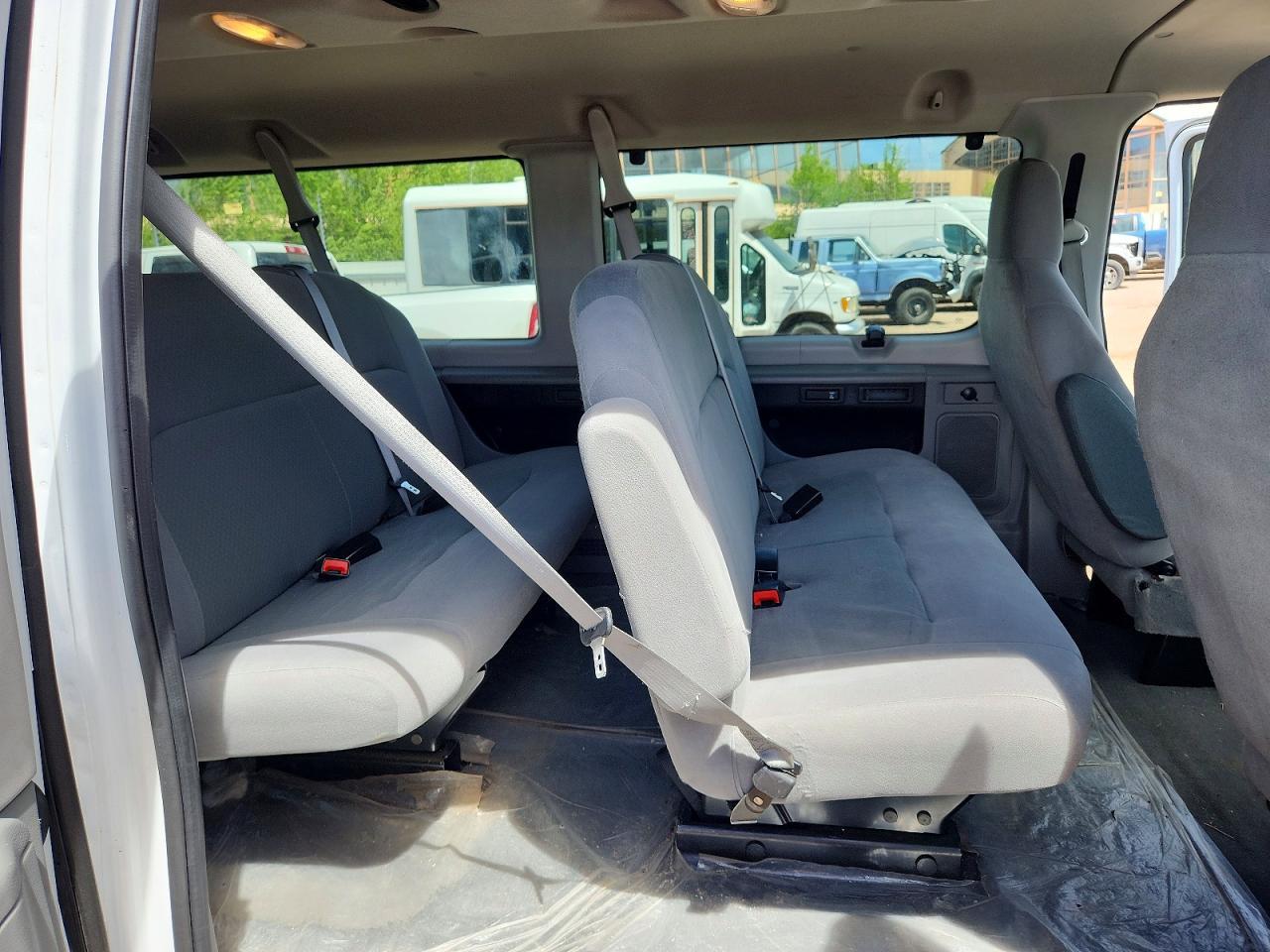 2010 Ford Econoline E350 Super Duty Wagon