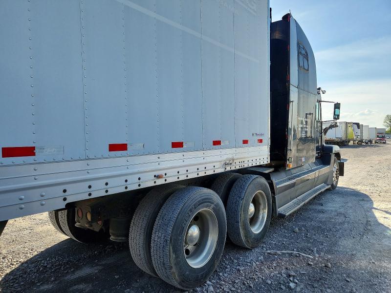 1995 Freigliner 1995 Freightliner FLD120 Semi Truck