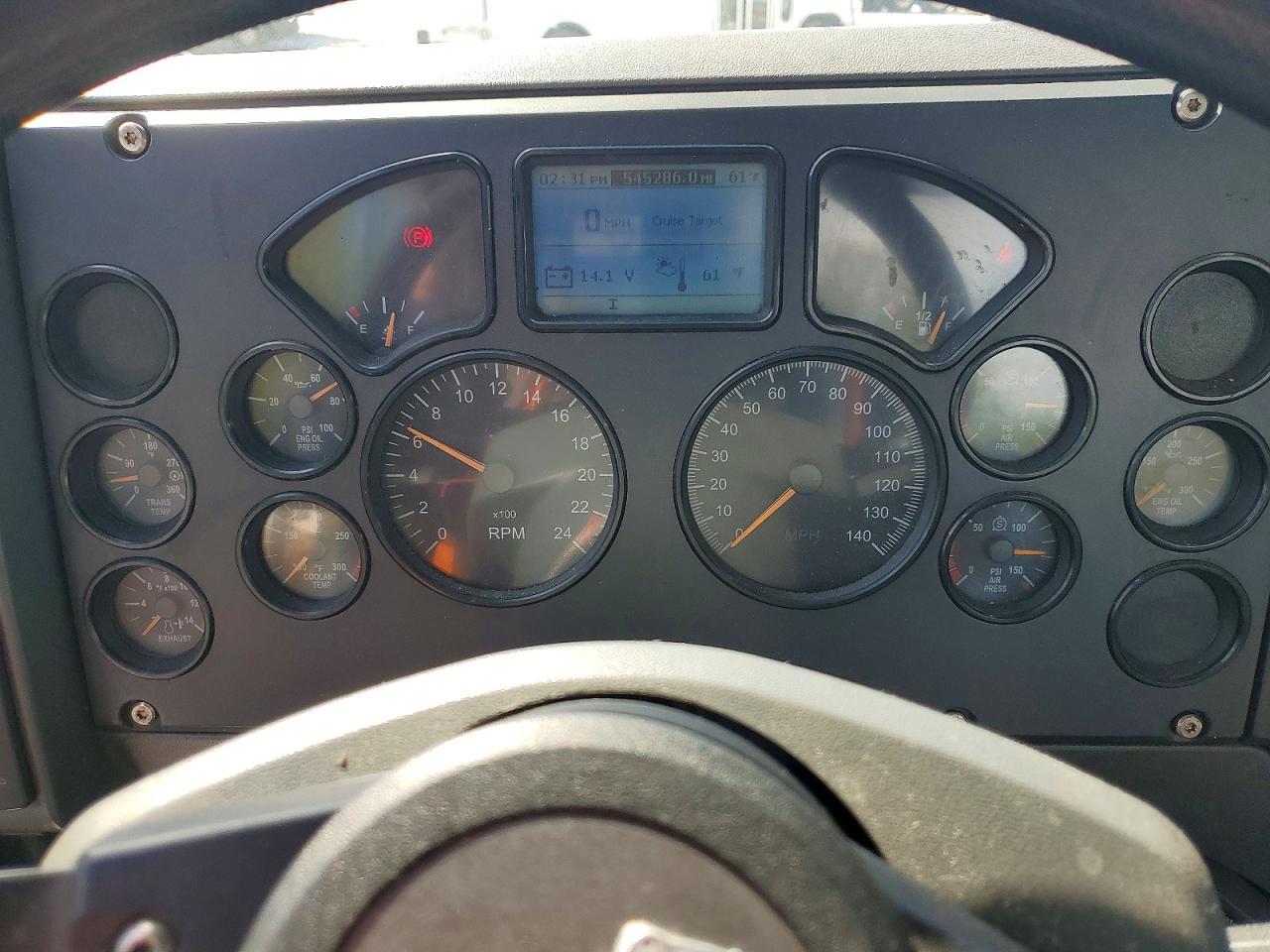 2016 Mack 600 CXU600-Semi Truck