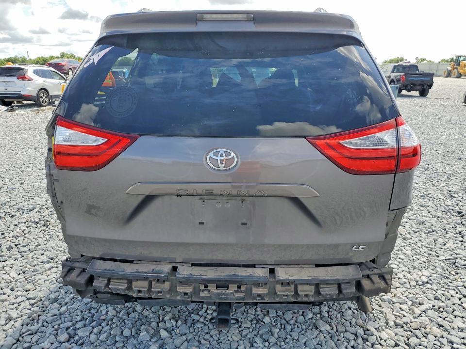 2016 Toyota Sienna le