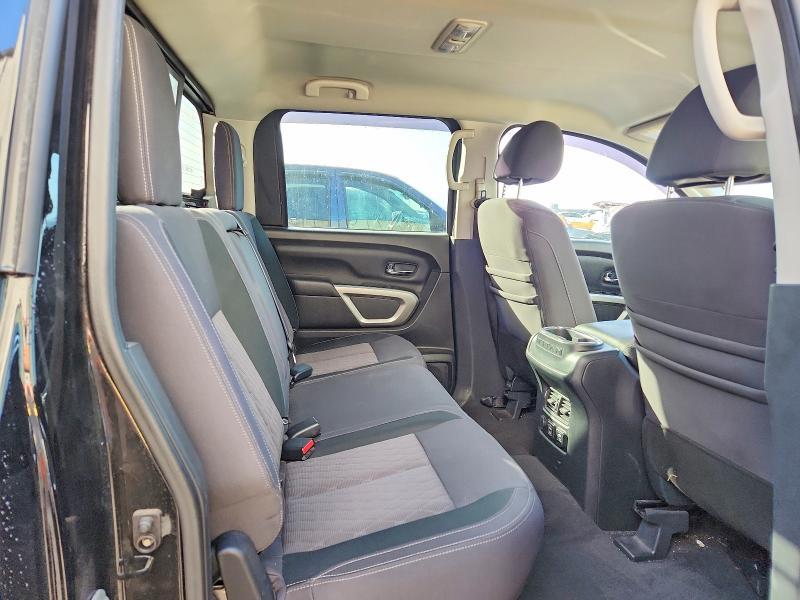 2020 Nissan Titan SV