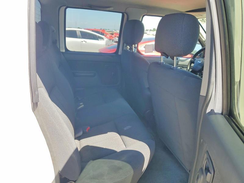 2004 Nissan Frontier Crew Cab XE V6