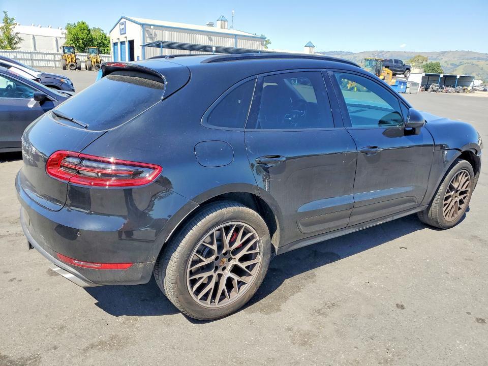 2015 Porsche Macan Turbo