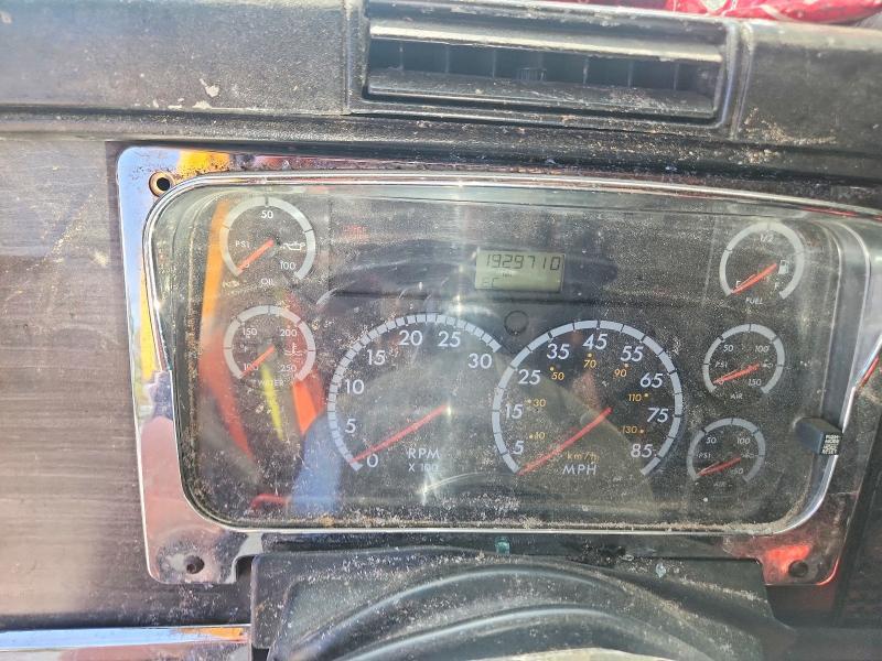 2006 Freightliner Columbia 120 Semi Truck