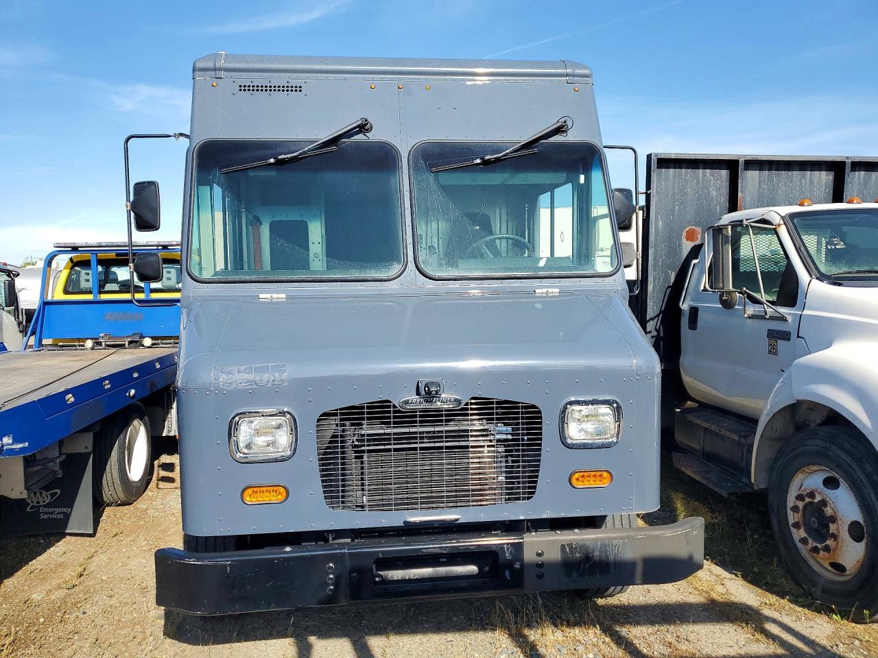 2021 Freightliner MT45G Chassis Delivery Truck