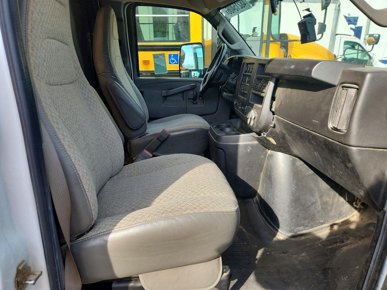 2022 Chev Rolet Express Delivery Truck