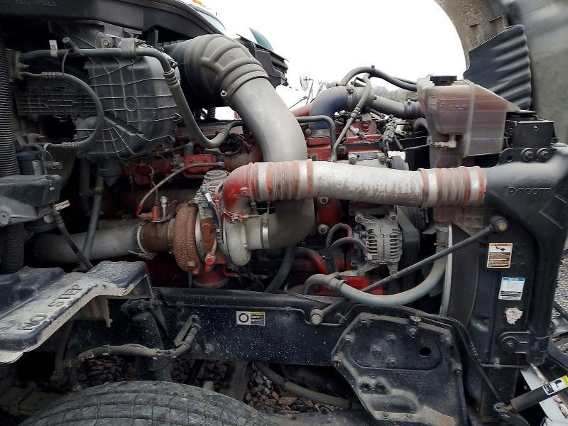 2016 Kenworth T680 Semi Truck