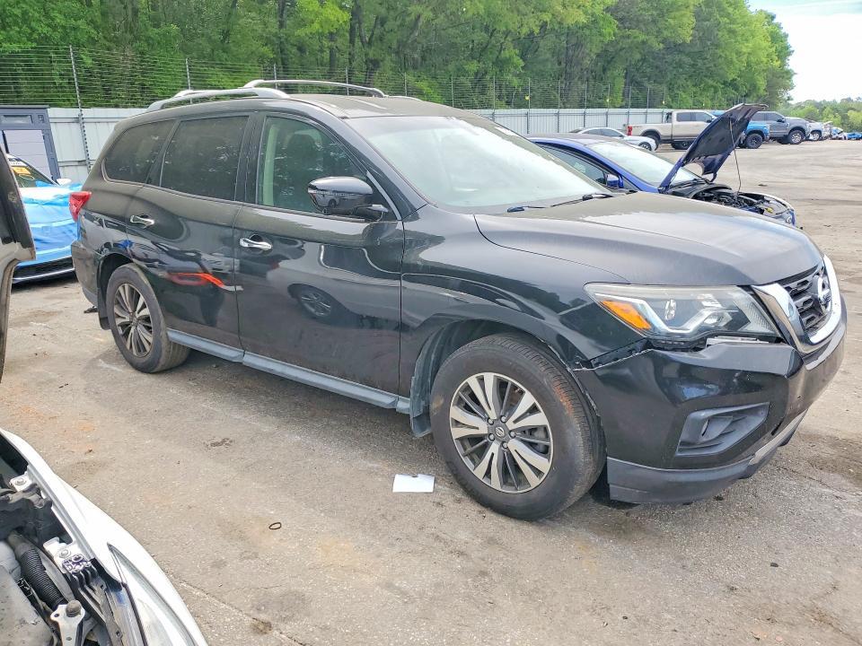 2017 Nissan Pathfinder sl