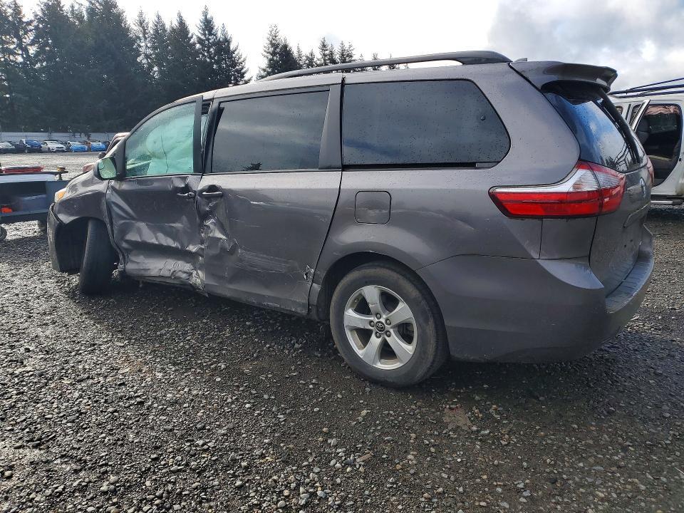 2018 Toyota Sienna le