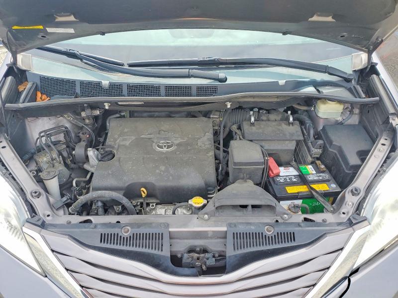 2015 Toyota Sienna le