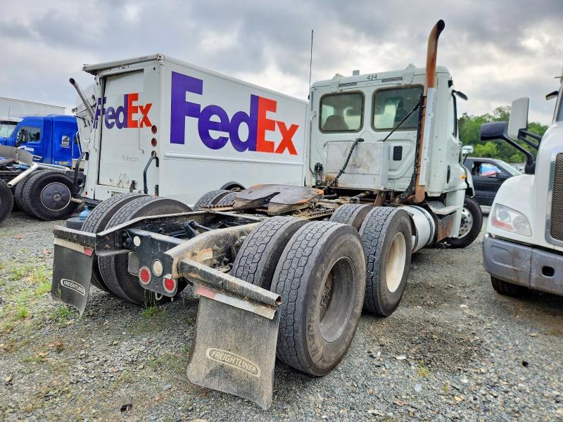 2012 Freightliner Cascadia Semi Truck