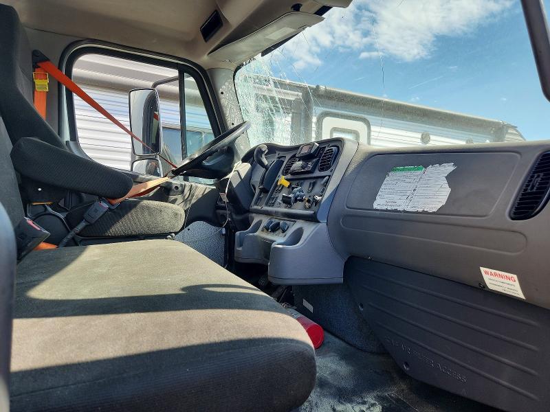 2019 Freightliner Business Class M2 BOX Truck