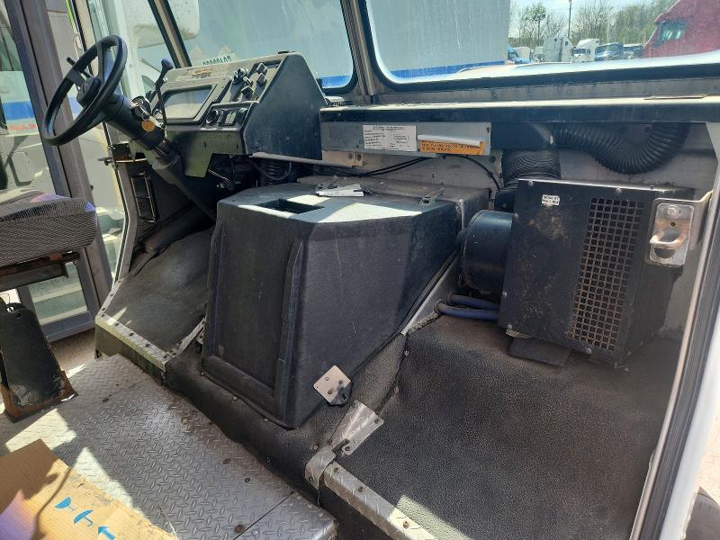 2001 Workhorse Custom Chassis 2002 Workhorse P42 Delivery Truck