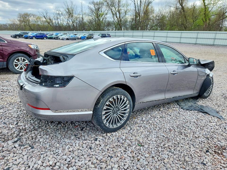 2023 Genesis G80