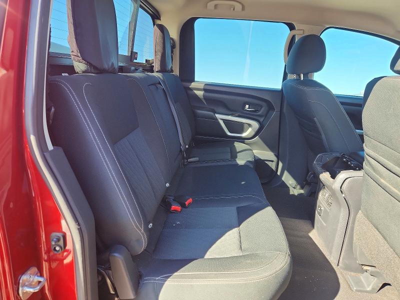 2018 Nissan Titan sv