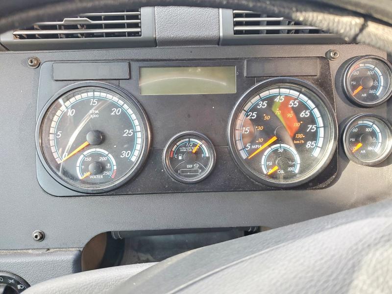 2017 Freightliner Cascadia 125 Semi Truck