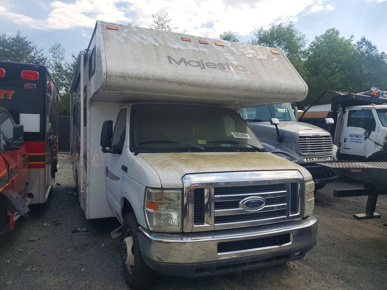 2012 Ford Econoline E350 Super Duty Cutaway Van