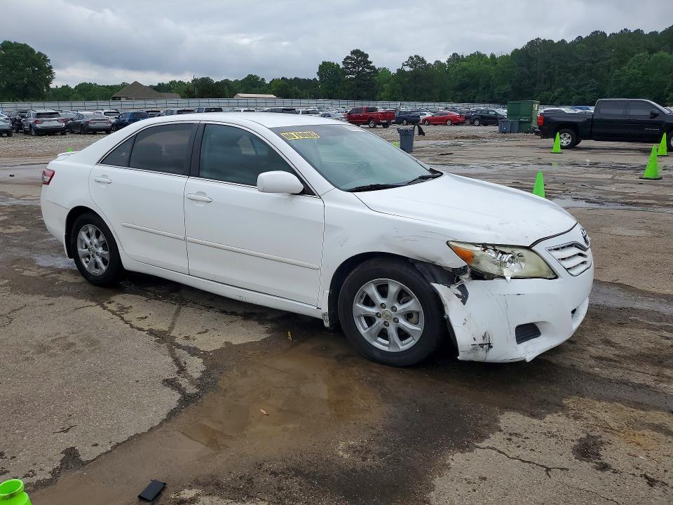 2011 Toyota Camry le