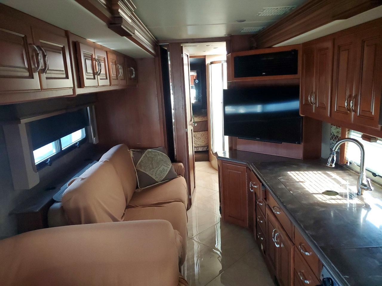 2015 Discovery Overy RV