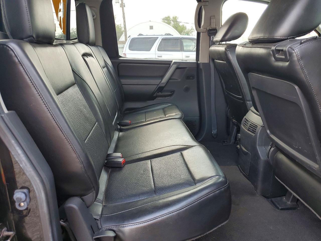 2014 Nissan Titan SL