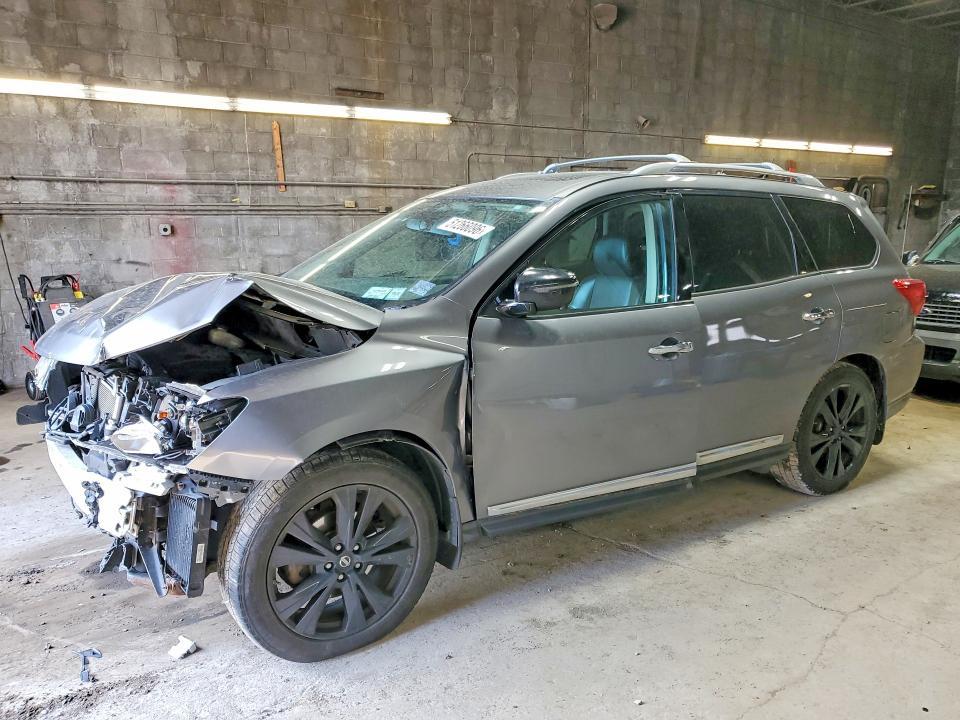 2017 Nissan Pathfinder Platinum
