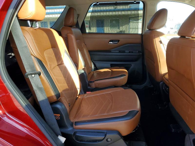 2022 Nissan Pathfinder Platinum