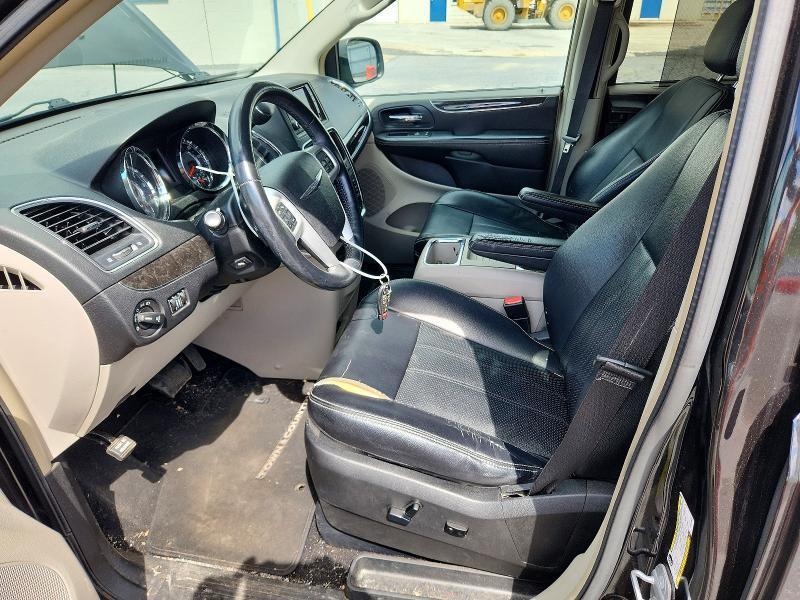 2014 Chrysler Town & Country Touring l