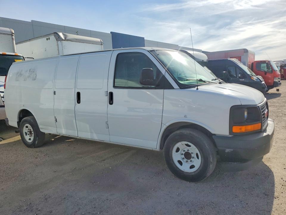 2017 GMC Savana G2 *** Cargo van ***